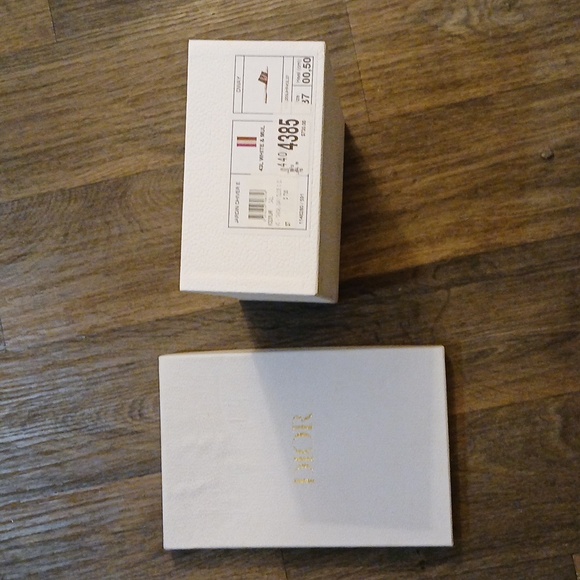 Authentic White Dior Empty Shoe Box. - Picture 6 of 10